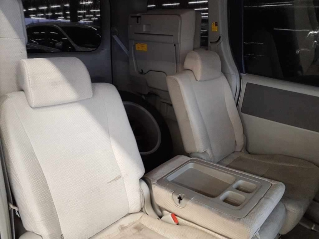 TOYOTA NOAH 2009