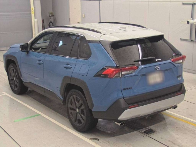 TOYOTA RAV4 2024