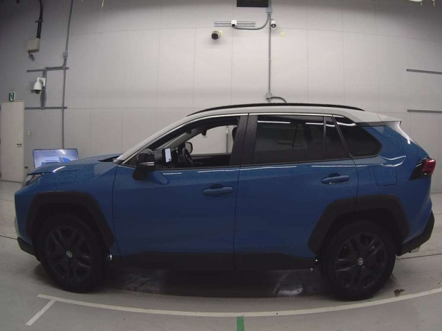 TOYOTA RAV4 2024