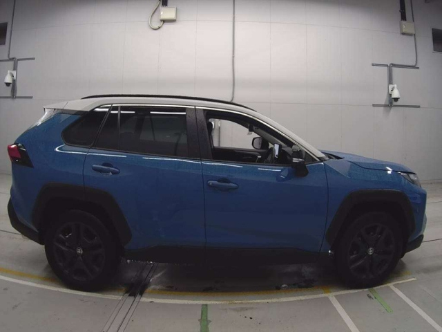 TOYOTA RAV4 2024