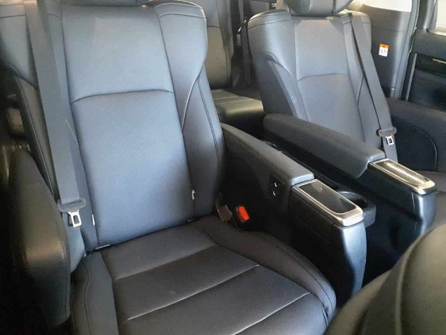 TOYOTA ALPHARD 2022
