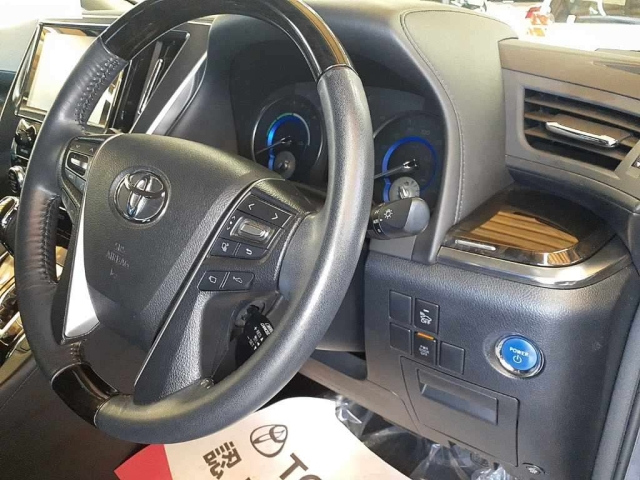 TOYOTA VELLFIRE 2015