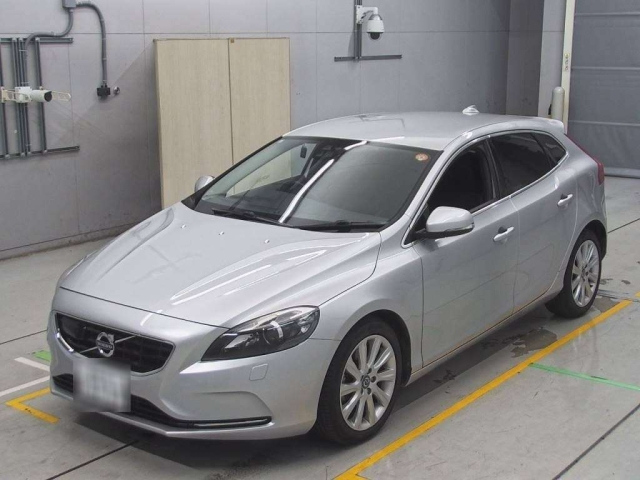 VOLVO V40 2014
