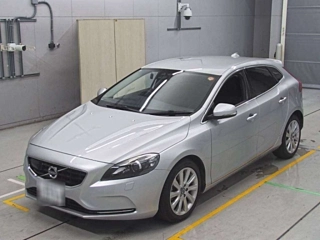 VOLVO V40 2014