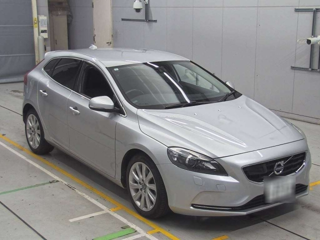VOLVO V40 2014
