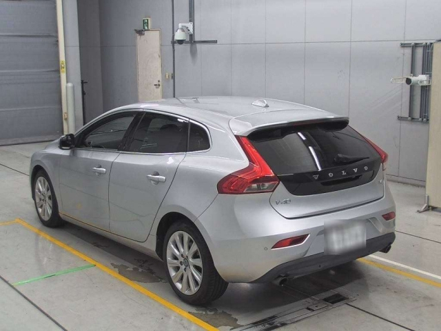 VOLVO V40 2014