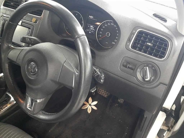 VOLKSWAGEN POLO 2014