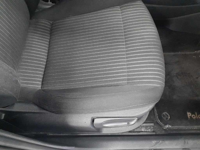 VOLKSWAGEN POLO 2014
