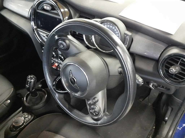 BMW MINI 2018