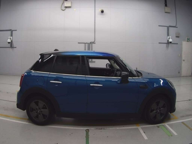 BMW MINI 2022