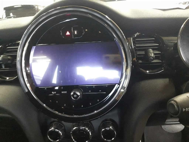BMW MINI 2022