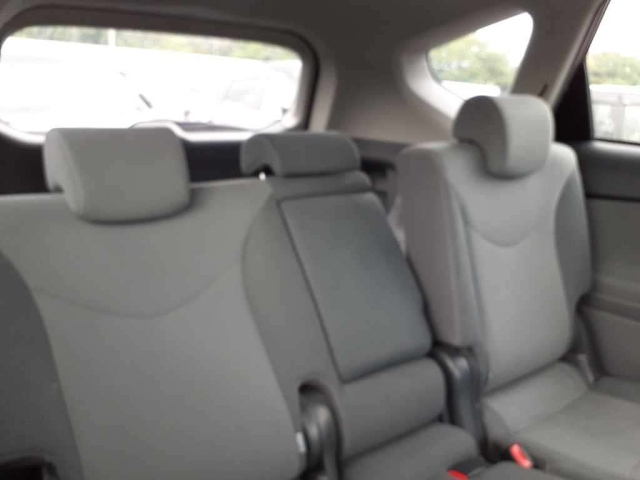 TOYOTA PRIUS ALPHA 2011