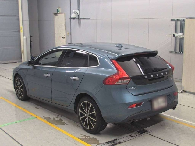 VOLVO V40 2013