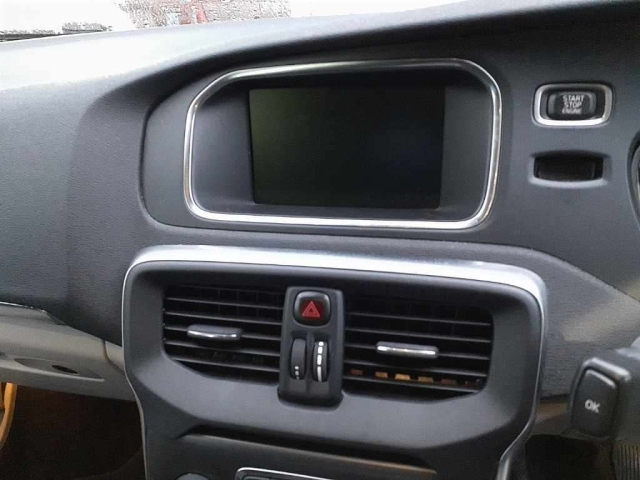 VOLVO V40 2013
