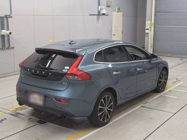 VOLVO V40 2013