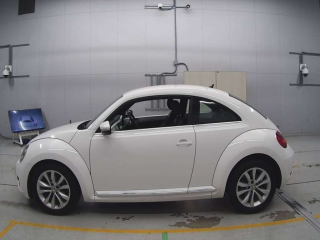 VOLKSWAGEN THE BEETLE 2012