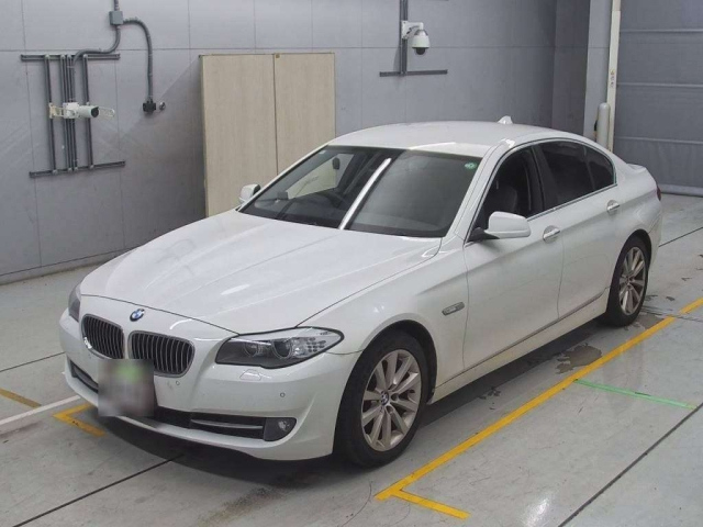 BMW 5 SERIES 2013