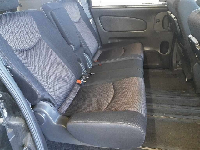 NISSAN SERENA 2011