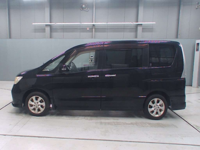 NISSAN SERENA 2011