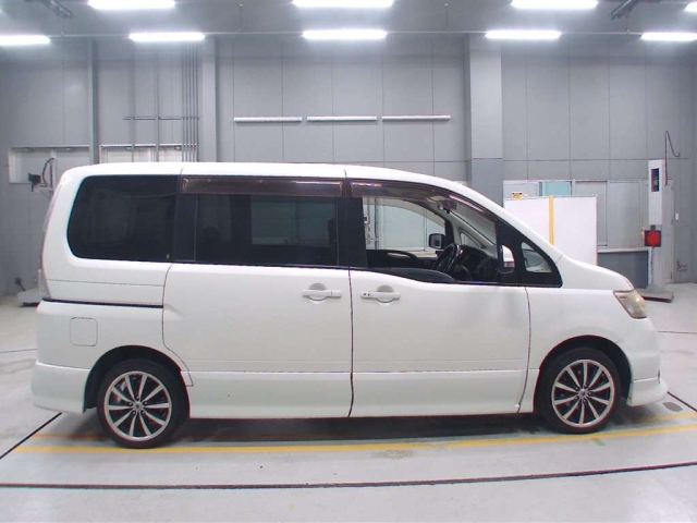 NISSAN SERENA 2009
