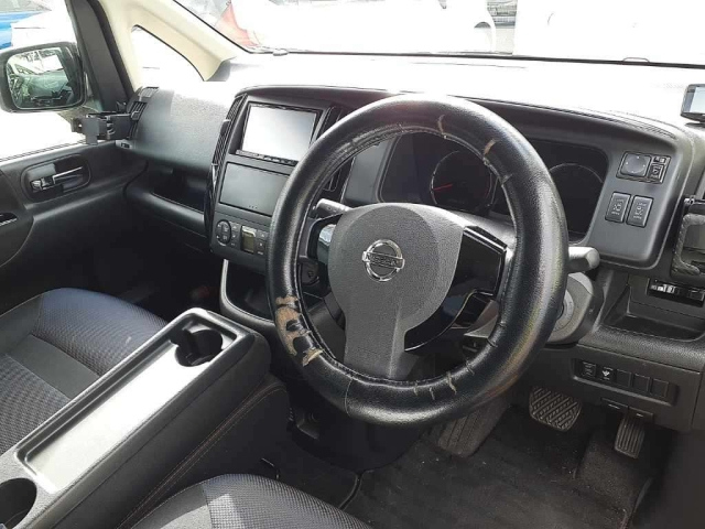 NISSAN SERENA 2009