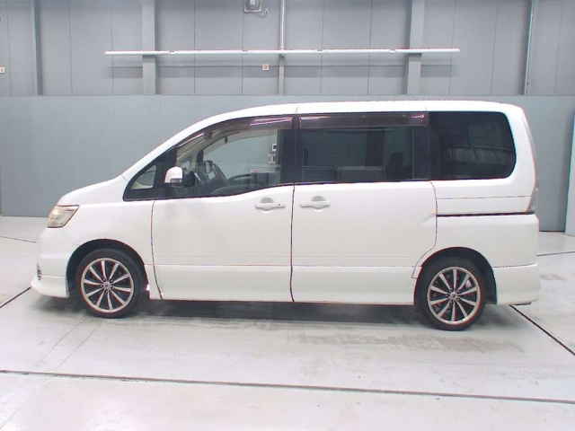 NISSAN SERENA 2009