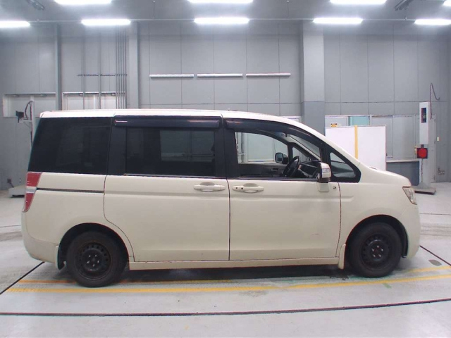 HONDA STEP WAGON 2010