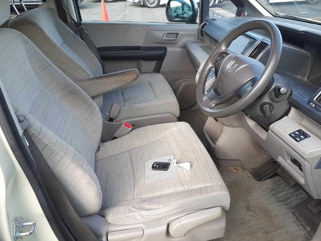 HONDA STEP WAGON 2010