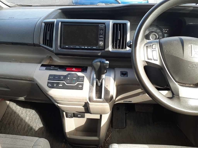 HONDA STEP WAGON 2010