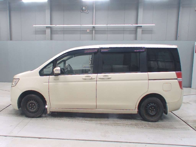 HONDA STEP WAGON 2010