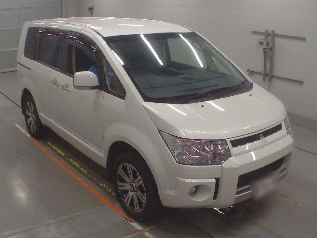MITSUBISHI DELICA D5 2018