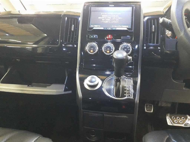 MITSUBISHI DELICA D5 2018