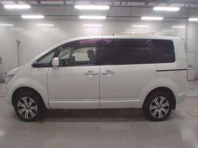 MITSUBISHI DELICA D5 2018