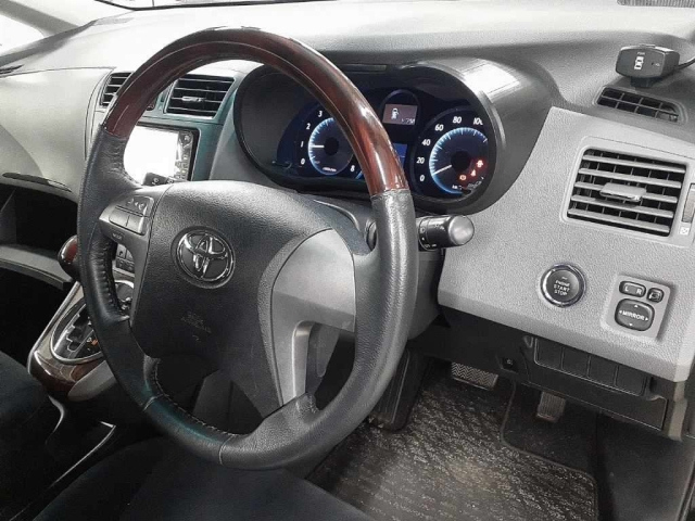 TOYOTA MARK X ZIO 2011