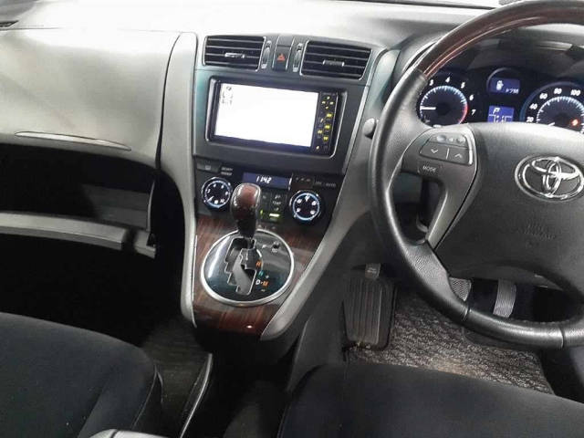 TOYOTA MARK X ZIO 2011