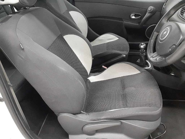 RENAULT LUTECIA 2010