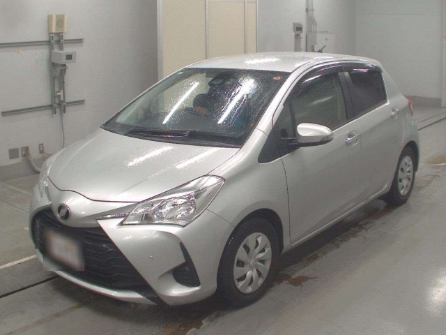 TOYOTA VITZ 2018
