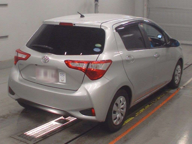 TOYOTA VITZ 2018