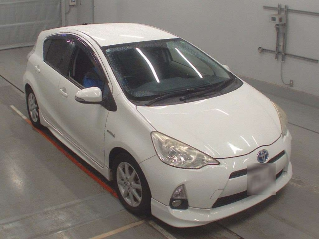 TOYOTA AQUA 2012