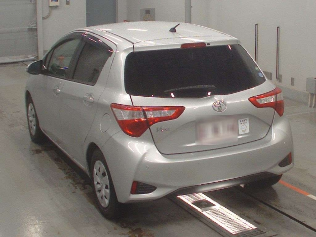 TOYOTA VITZ 2018