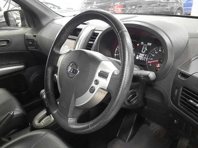 NISSAN X-TRAIL 2013