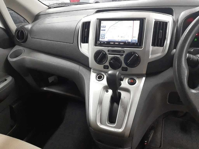 NISSAN NV200 2012