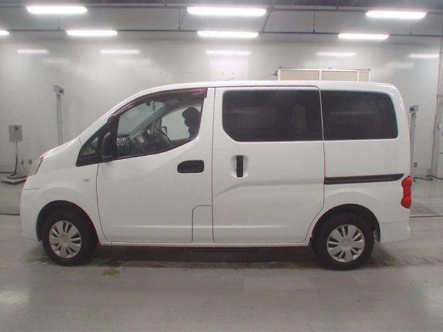 NISSAN NV200 2012