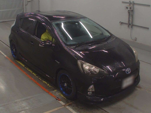 TOYOTA AQUA 2012