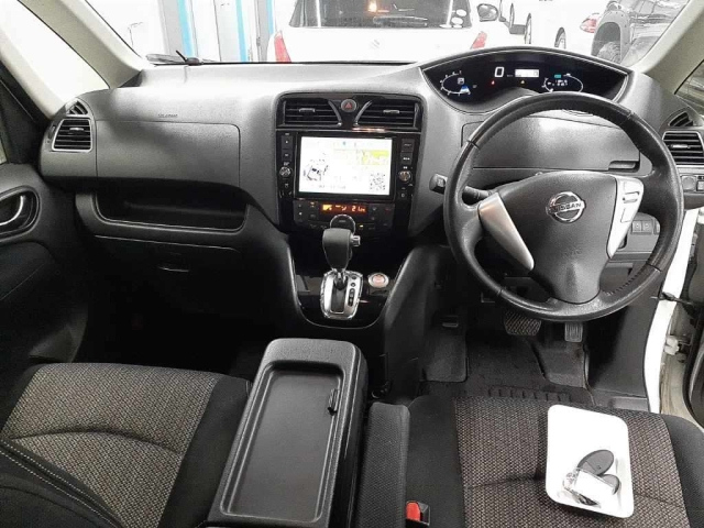 NISSAN SERENA 2015