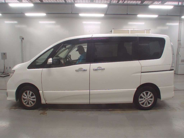 NISSAN SERENA 2015