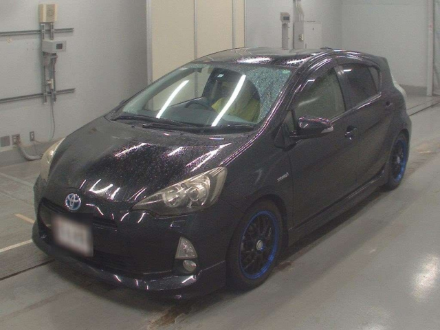 TOYOTA AQUA 2012