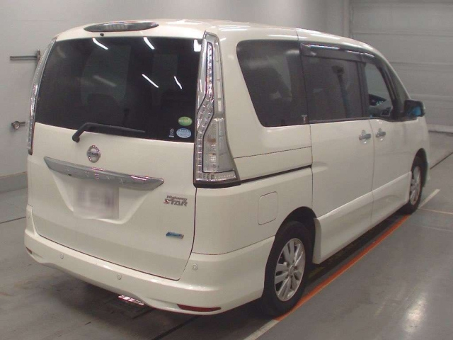 NISSAN SERENA 2015