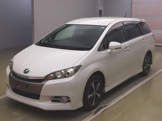 TOYOTA WISH 2015