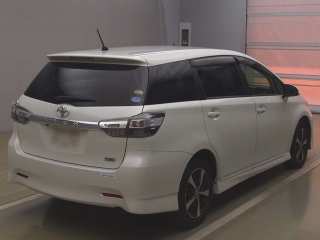 TOYOTA WISH 2015
